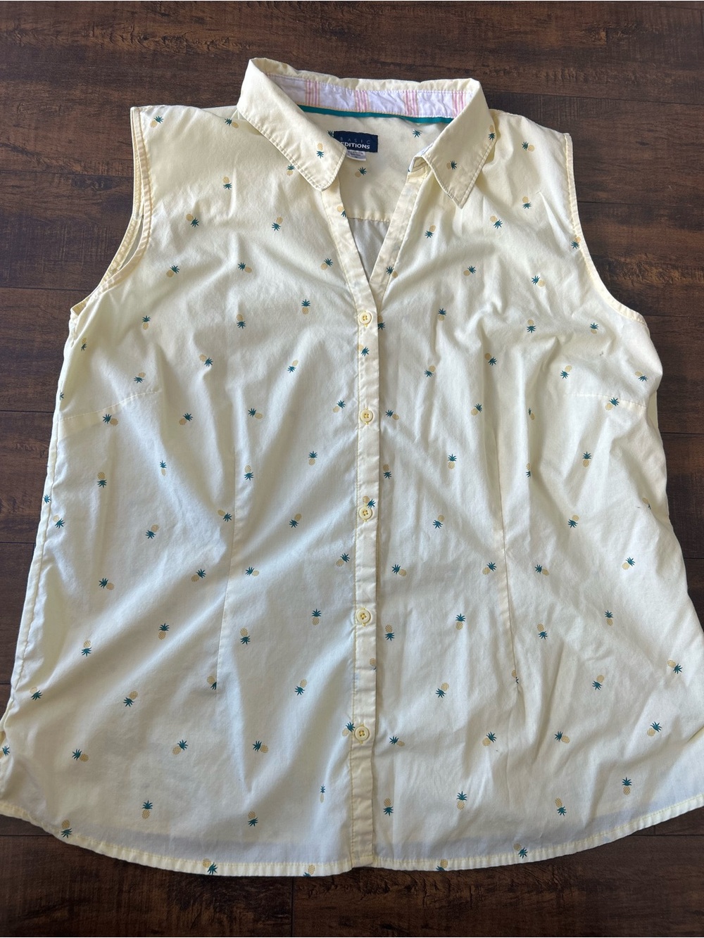 Basic Editions - Yellow Sleeveless Button-Down Shirt with Tiny Pineapple Print